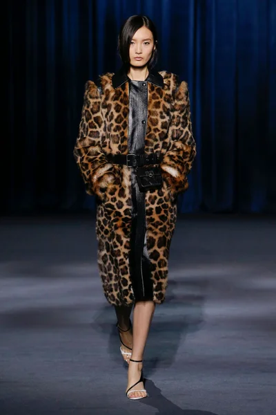 Look 27